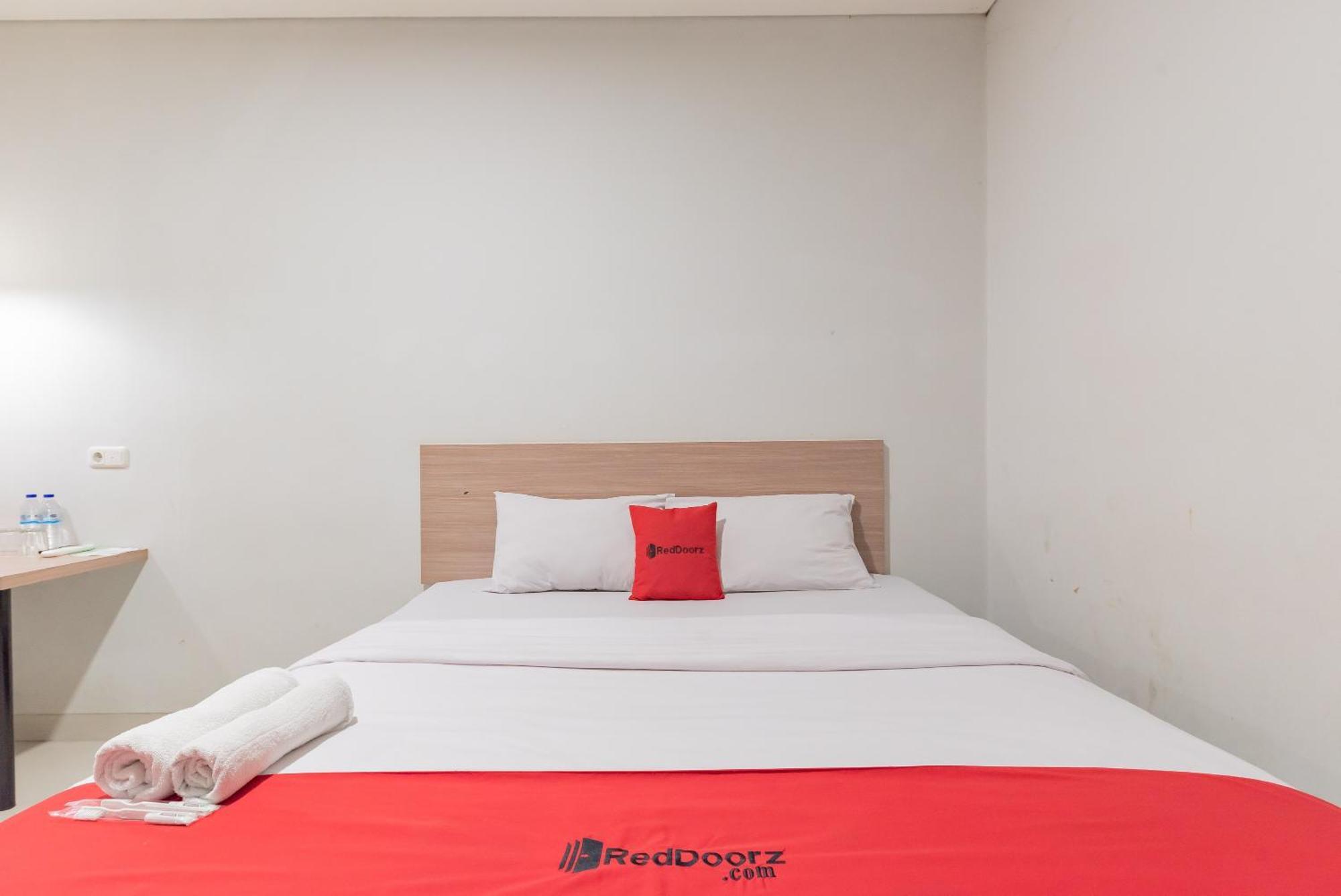 Reddoorz @ Malabar Street Hotel Bandung Exterior photo